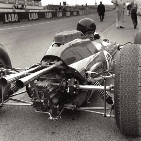 "Je vous ai à l'oeil !" 
GP de ACF, Circuit de Reims-Gueux "Je vous ai à l'oeil !" 
GP de ACF, Circuit de Reims-Gueux